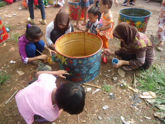 PAINTING DUSTBINS: IGAF LC IPB