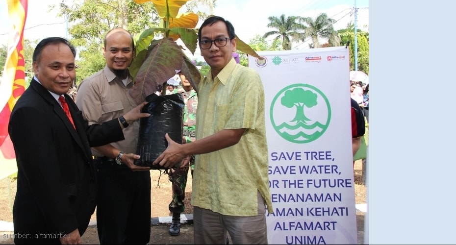 Penanaman 4500 Pohon di DAS Tondano untuk Taman Kehati Alfamart Unima