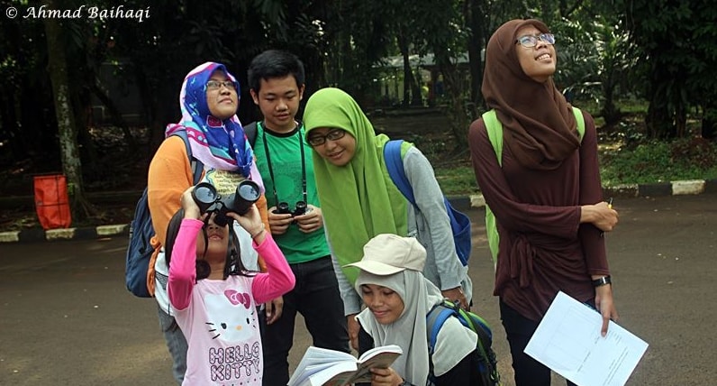 Meneropong Satwa Tanpa Kandang di Ragunan