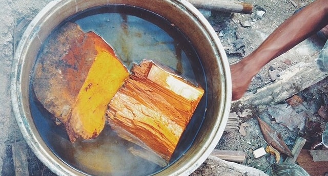 Mewarnai Kain menggunakan Nangka