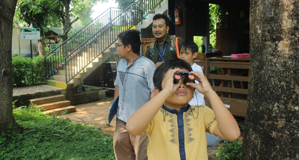 Menjadikan Lingkungan Sekolah Sebagai Sarana Pembelajaran Biodiversitas